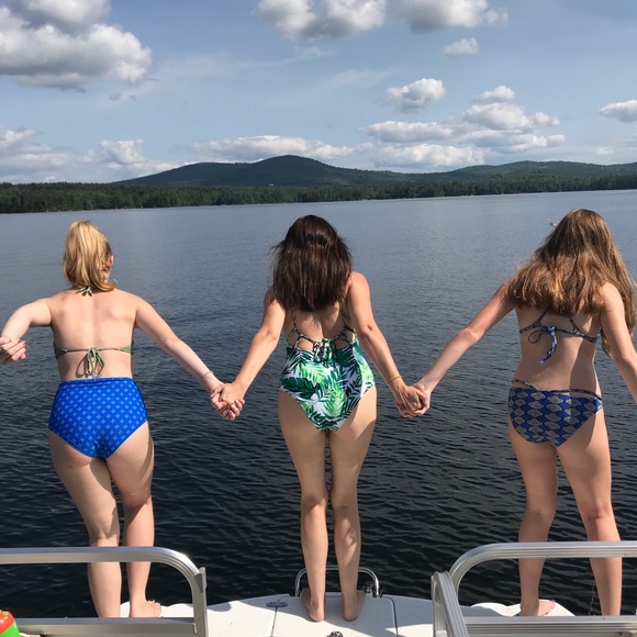 Meet your Posher, Cassie - Picture 5 of 8